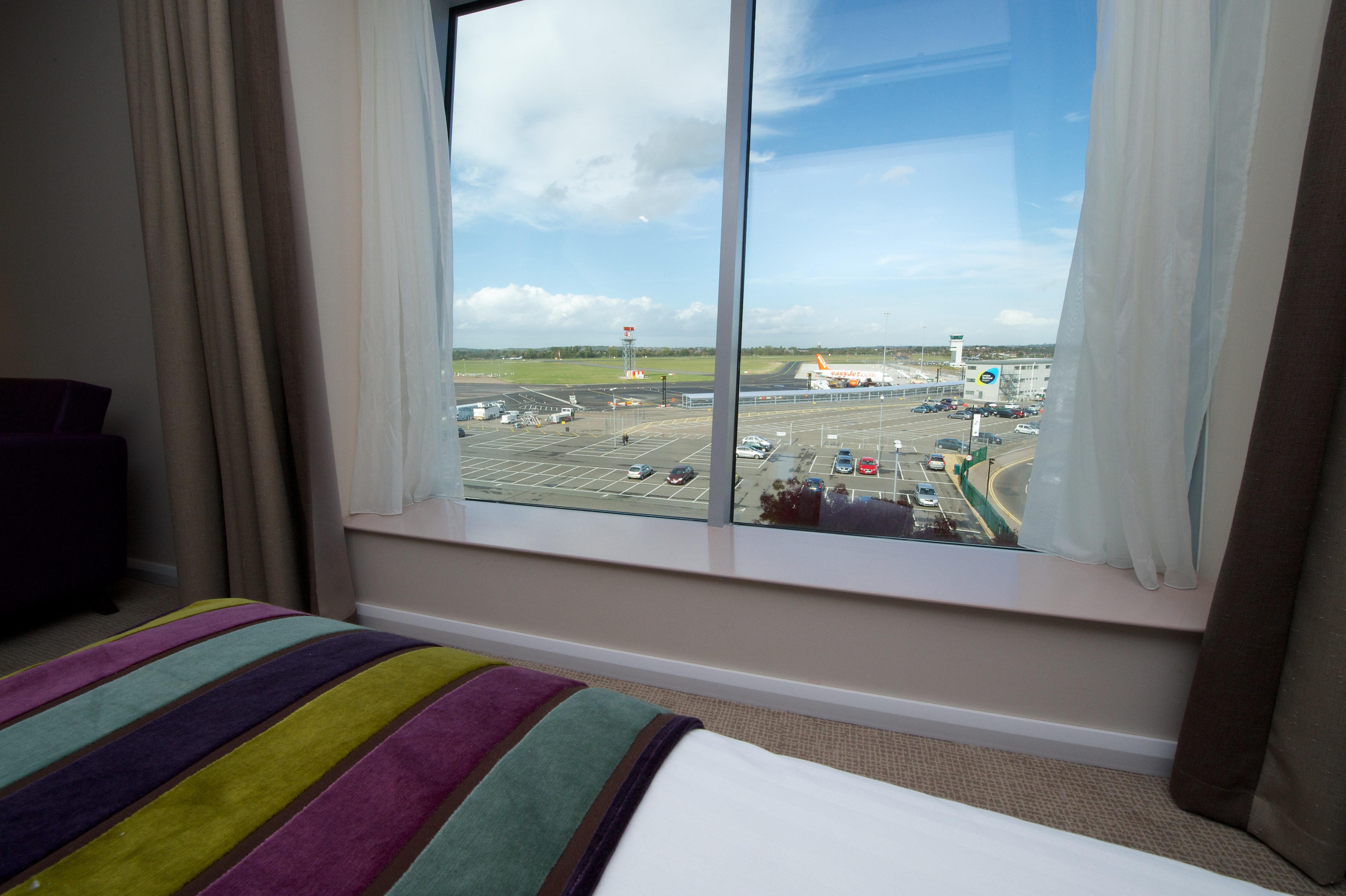 Holiday Inn Southend By Ihg Εξωτερικό φωτογραφία