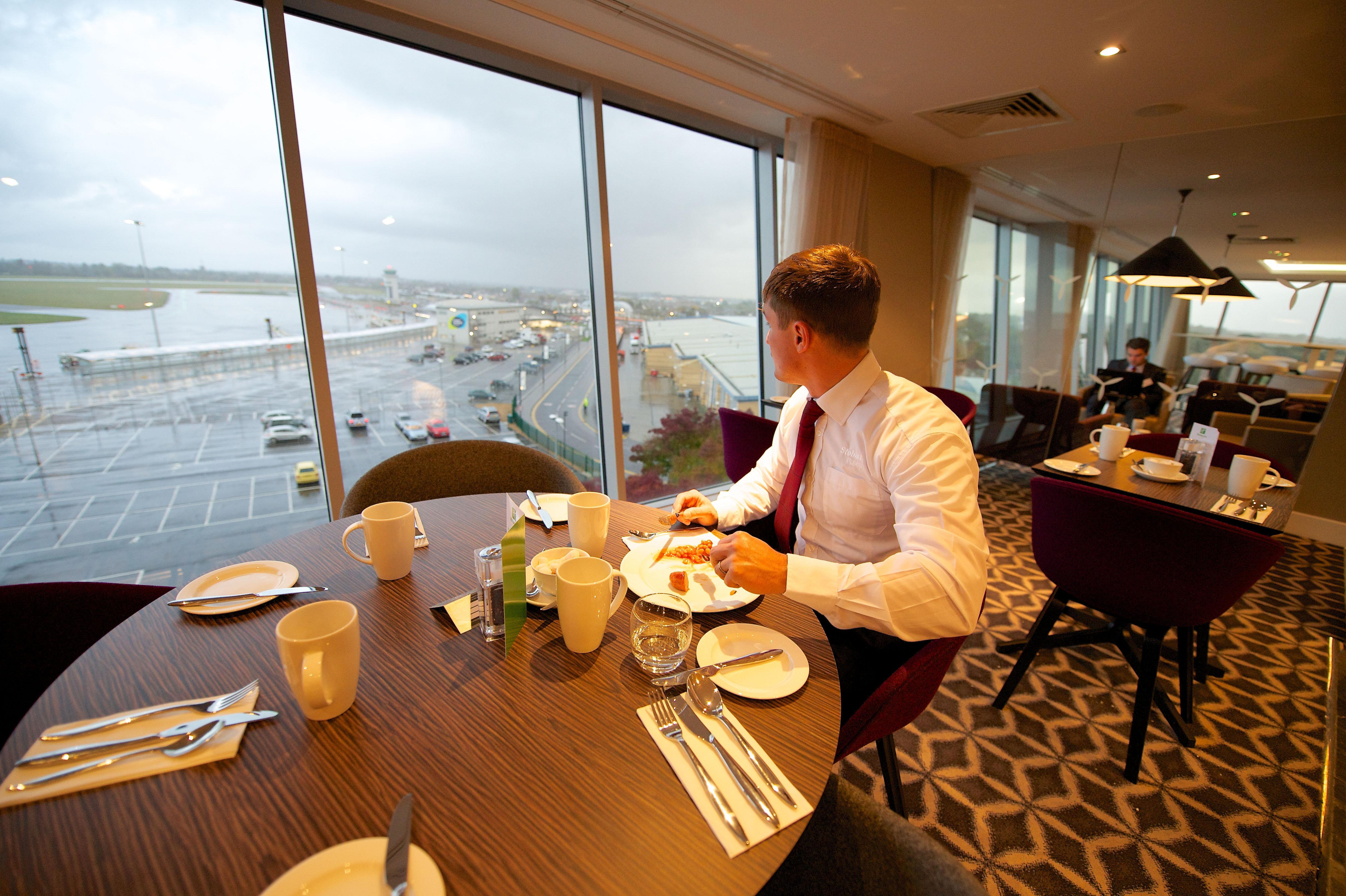 Holiday Inn Southend By Ihg Εξωτερικό φωτογραφία