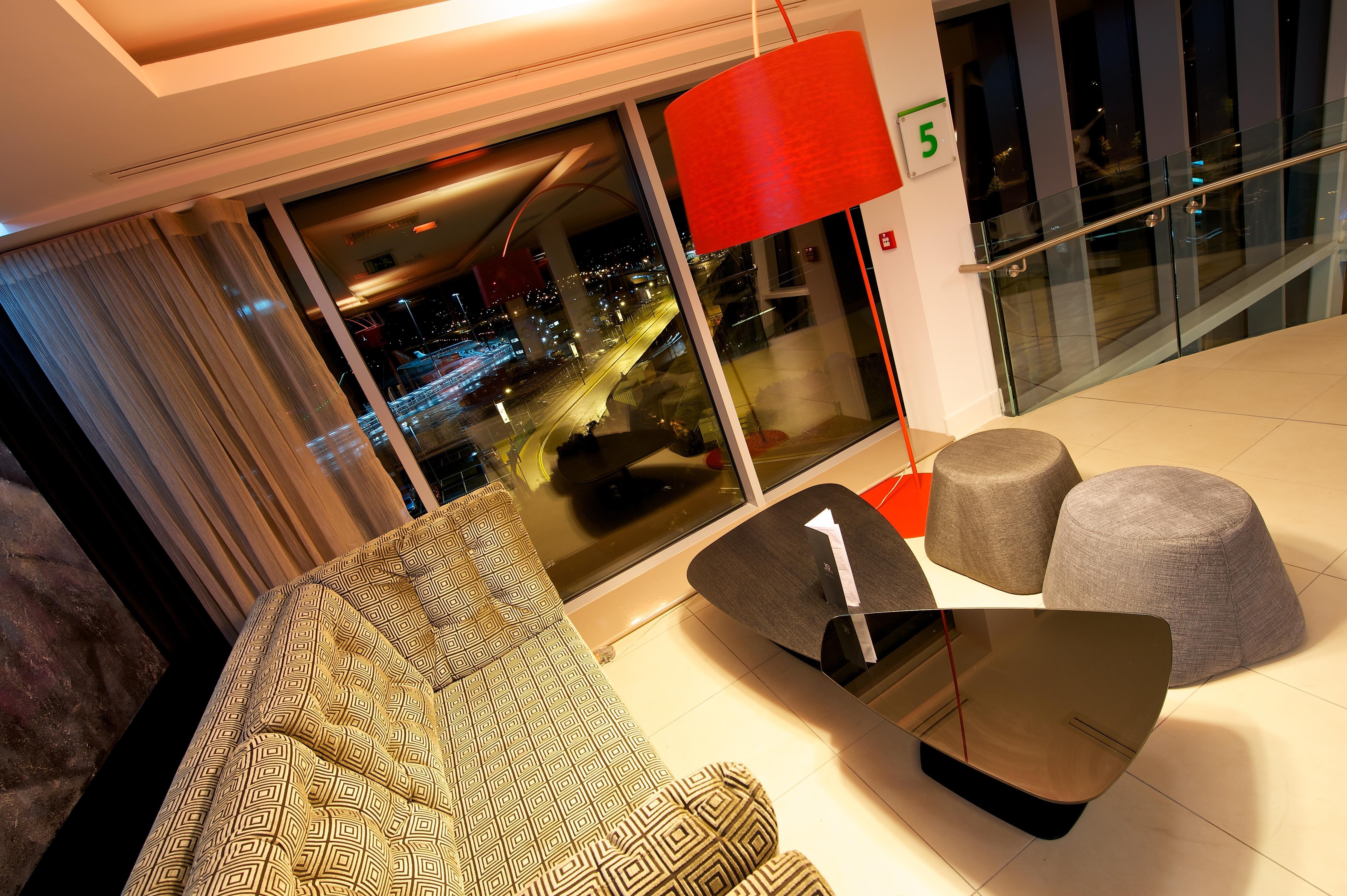 Holiday Inn Southend By Ihg Εξωτερικό φωτογραφία